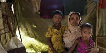 Woman with children, Rohingya_camps Bangladesh