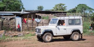 Volunteer in Ethiopia. Volunteer transport.