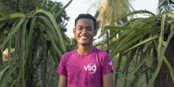 Cambodian volunteer supporting Improving Market Access for the Poor