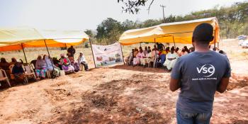 VSO volunteer in Nigeria. Part of the Accenture-funded Improving Market Access for the Poor programme.
