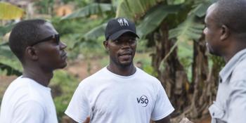 VSO volunteers discuss solutions in Sierra Leone