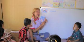 Volunteer in classroom