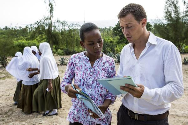 Paul is teaching Rebecca how to be a teach mentor