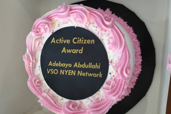 Cake reading: Active Citizen Award
