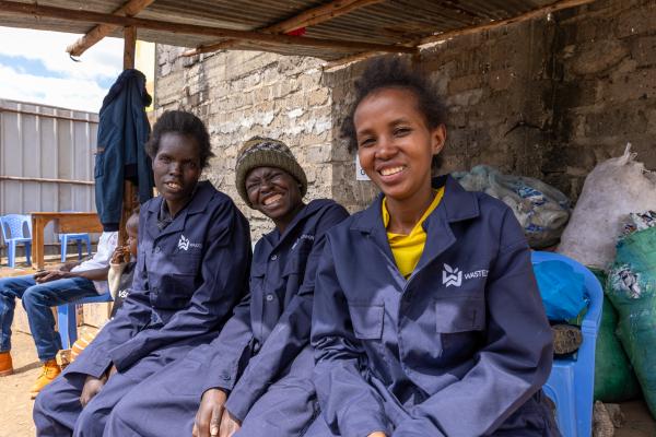 Waste pickers in PPE