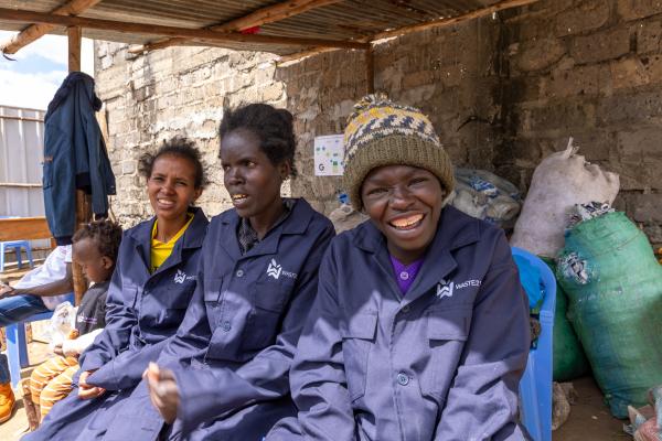 Waste pickers in PPE