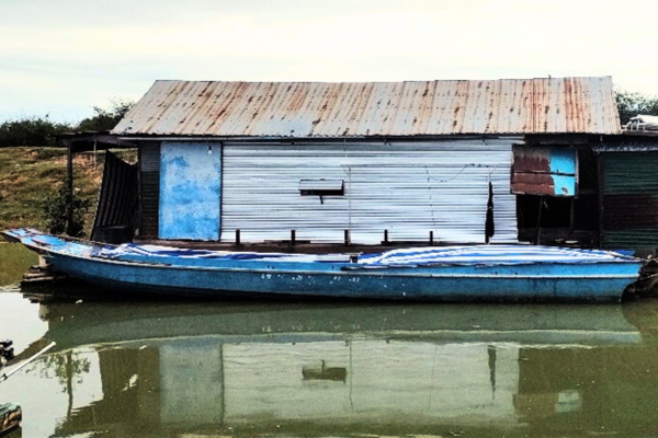 Floating home