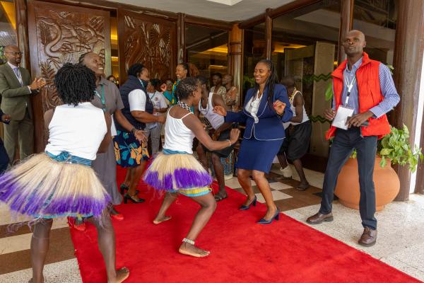 Kenyan dancers