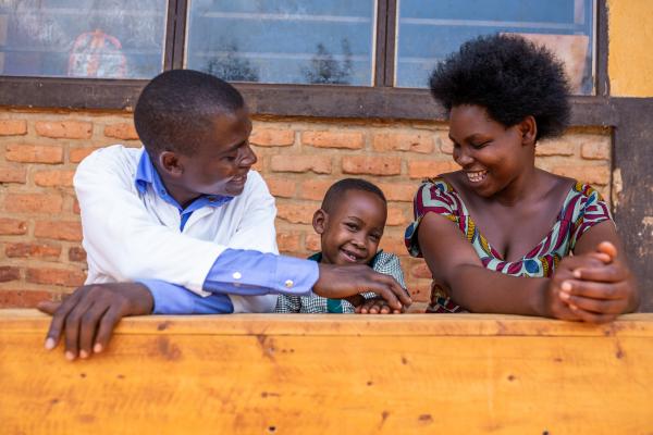 Teacher Olivier with student Ella and her mother Nadine