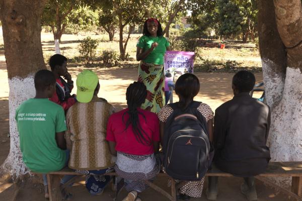 Community volunteers from VSO partner organization, Associacao Kurera-Wana. Community volunteers from VSO partner organization, Associacao Kurera-Wana.